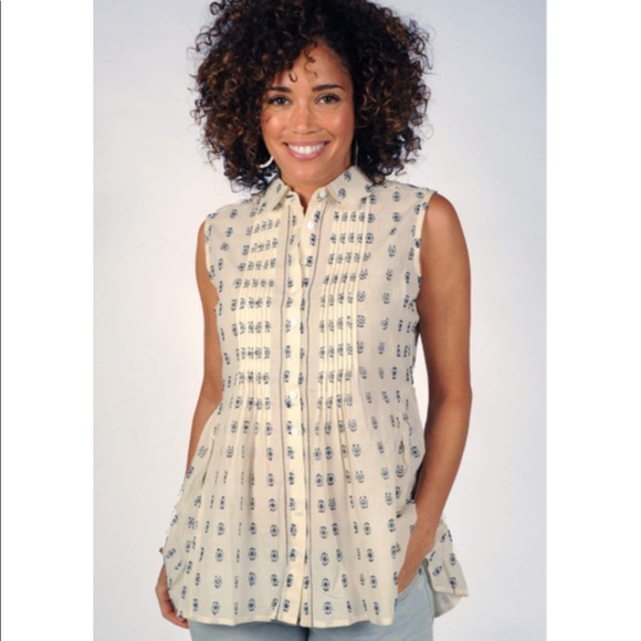 ivy jane Tops - IVY JANE Tank Top